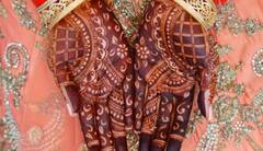 हरियाली तीज पर मेहंदी से ऐसे सजाएं हाथ, चुटकियों में जीत लेंगी पिया का दिल