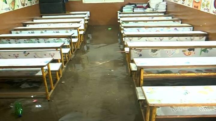 અમદાવાદના CTM વિસ્તારમાં આવેલા એક શૈક્ષણિક સંકુલમાં પાણી ભરાયા હતા