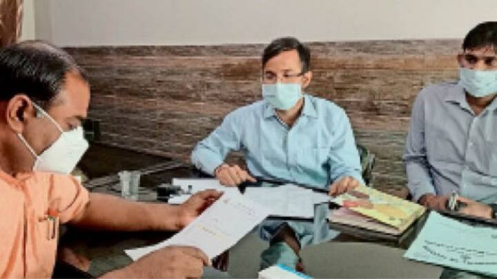 लेकिन अगर जानबूझकर टैक्स चोरी की कोशिश की गई है. तो विभाग इसे गंभीरता से लेता है और कार्रवाई कर सकता है. आयकर विभाग ऐसे मामलों में री-असेसमेंट नोटिस भेज सकता है. इसमें आपसे जवाब मांगा जाएगा कि आपने वो डिडक्शन किस आधार पर लिया.