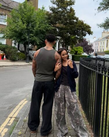 ਸੁਨੰਦਾ ਸ਼ਰਮਾ ਦਾ ਬੁਆਏਫ੍ਰੈਂਡ ਕੌਣ ? ਤਸਵੀਰਾਂ ਵੇਖ ਇੰਟਰਨੈੱਟ 'ਤੇ ਛਿੜੀ ਚਰਚਾ...