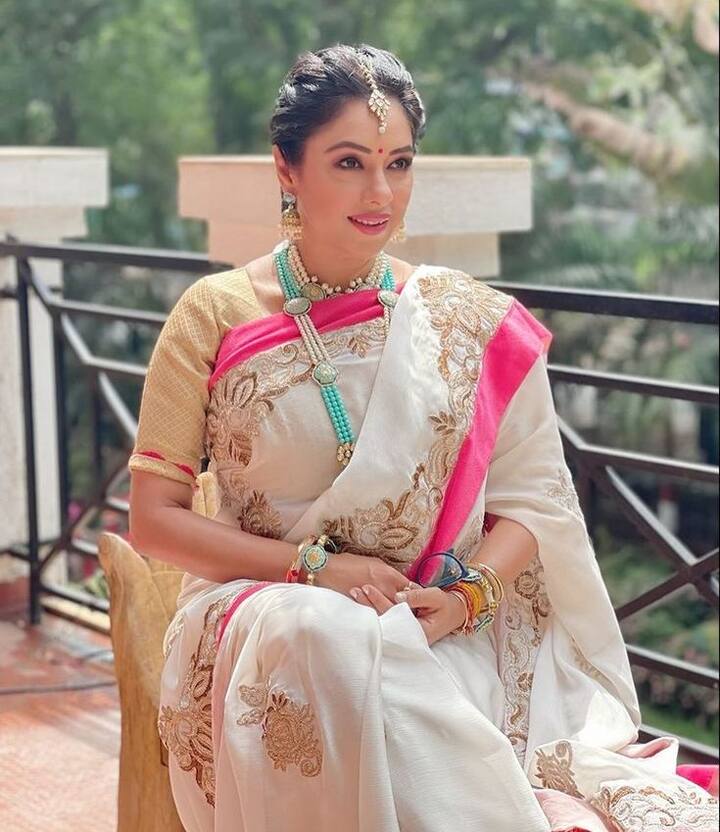 टीआरपी लिस्ट के दूसरे नंबर पर अनुपमा का नाम शामिल है. इस शो की रेटिंग 2.1 है. अनुपमा में आए ट्विस्ट भी इस शो को पहले पोजीशन पर नहीं ला सके.