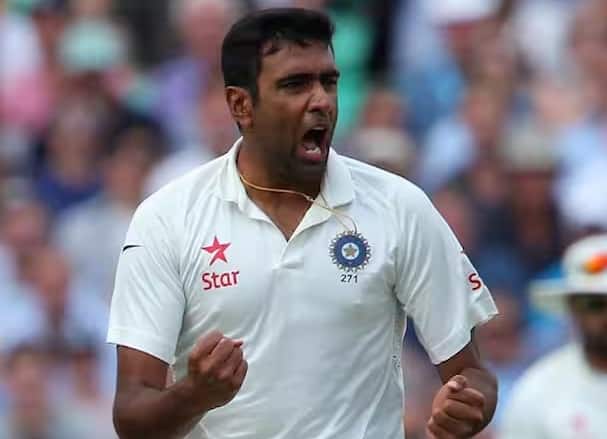 આ શાનદાર ઇનિંગ પછી અશ્વિને પંતની ખૂબ પ્રશંસા કરી હતી. તેણે પંતની સરખામણી કોહલી જેવા બેટ્સમેન સાથે કરી હતી. અશ્વિને પંતની બોલ ઝડપથી સમજી જવાની ક્ષમતાની પણ પ્રશંસા કરી હતી.