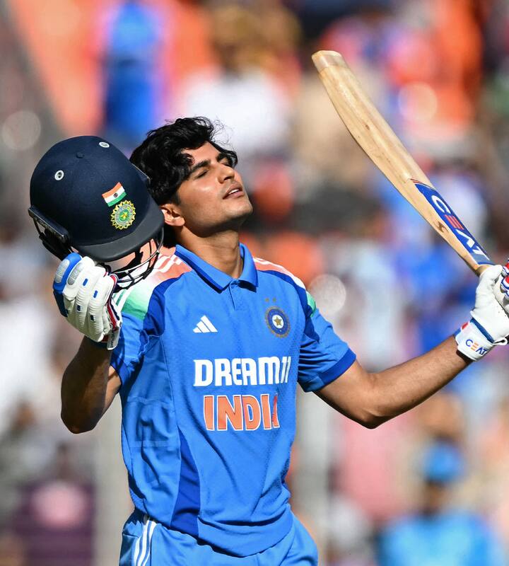 वनडे टीम रैंकिंग में टीम इंडिया का दबदबा कायम है. भारत नंबर 1 टीम है. नंबर 1 ओडीआई बल्लेबाज शुभमन गिल हैं, उनके 784 रेटिंग पॉइंट्स हैं.