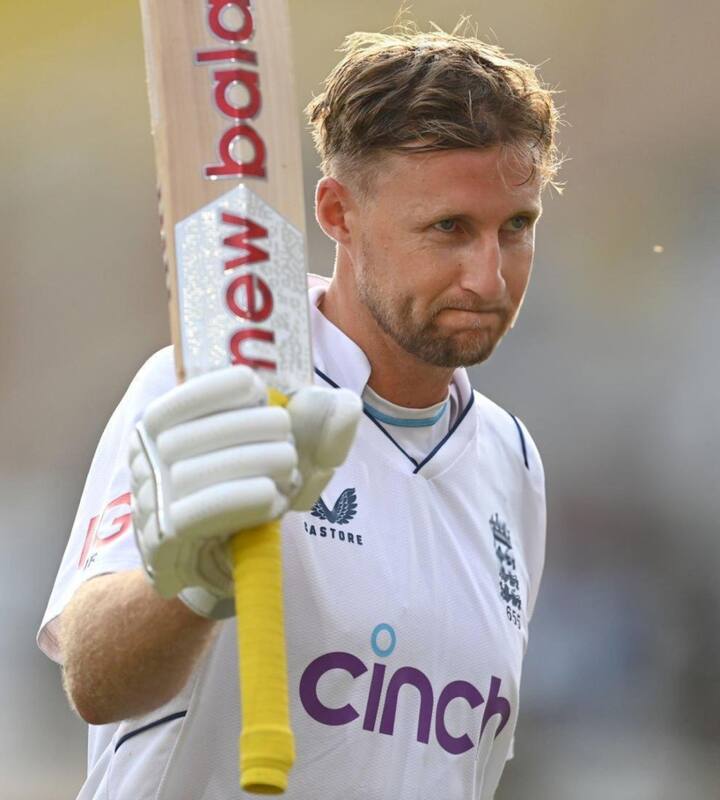 सबसे पहले टेस्ट क्रिकेट की बात करें तो ऑस्ट्रेलिया क्रिकेट टीम आईसीसी टेस्ट रैंकिंग में टॉप पर है. टेस्ट बल्लेबाजी रैंकिंग में पहले नंबर पर इंग्लैंड के जो रुट हैं, जिनके 889 रेटिंग पॉइंट्स हैं.