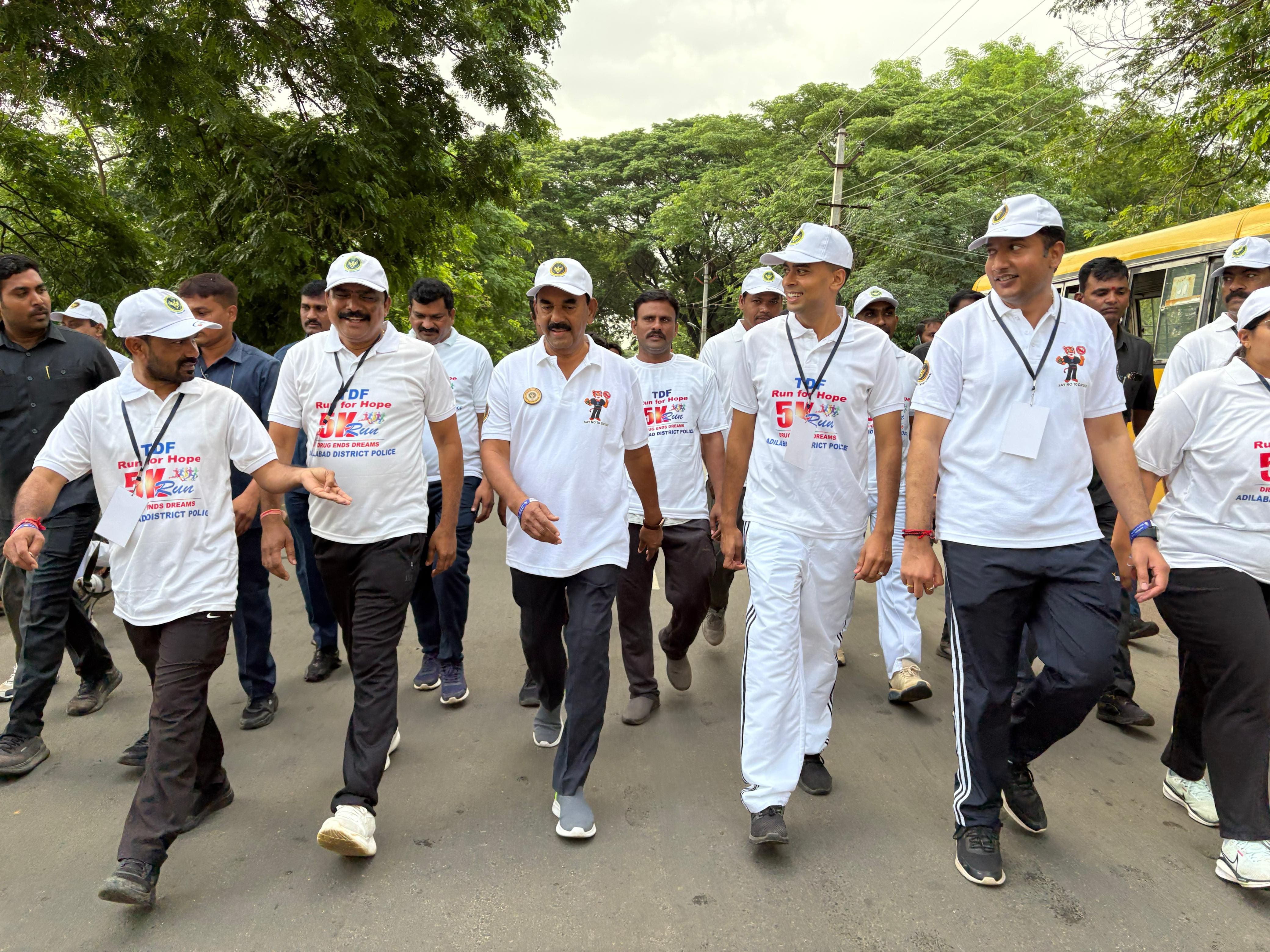 Adilabad News: ఆదిలాబాద్లో యాంటీ డ్రగ్స్ క్యాంపెయిన్ ప్రారంభించిన మంత్రి జూపల్లి-రన్ ఫర్ హోప్ ర్యాలీకి హాజరు