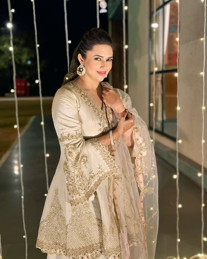 एक्ट्रेस का जन्म भोपाल में हुआ और उन्होंने अपनी स्कूली पढ़ाई भोपाल के कार्मेल कॉन्वेंट स्कूल से की. इसके बाद उन्होंने भोपाल में ही सरोजिनी नायडू गवर्नमेंट गर्ल्स पीजे कॉलेज से ग्रेजुएशन किया.