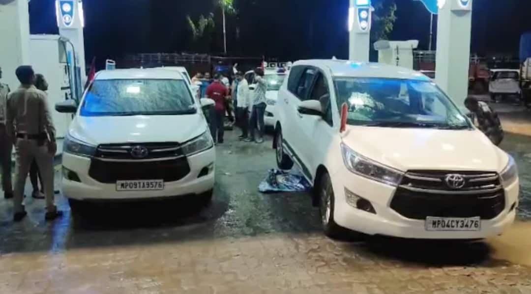 CM ਦੇ ਕਾਫਲੇ ਵਾਲੀਆਂ 19 ਗੱਡੀਆਂ ਵਿੱਚ ਡੀਜ਼ਲ ਦੀ ਥਾਂ ਭਰਿਆ ਪਾਣੀ, ਪ੍ਰਸ਼ਾਸਨ ‘ਚ ਭਾਜੜ, ਪੈਟਰੋਲ ਪੰਪ ਸੀਲ 19 vehicles in CM convoy filled with water instead of diesel CM ਦੇ ਕਾਫਲੇ ਵਾਲੀਆਂ 19 ਗੱਡੀਆਂ ਵਿੱਚ ਡੀਜ਼ਲ ਦੀ ਥਾਂ ਭਰਿਆ ਪਾਣੀ, ਪ੍ਰਸ਼ਾਸਨ ‘ਚ ਭਾਜੜ, ਪੈਟਰੋਲ ਪੰਪ ਸੀਲ