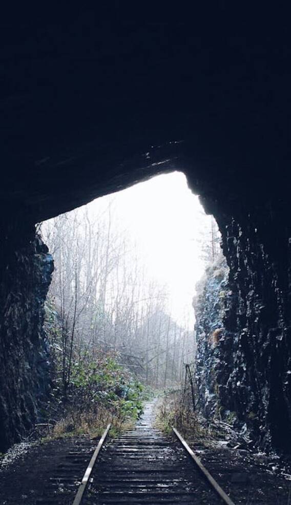 किस तकनीक से बनाई जाती है पहाड़ों में सुरंग?