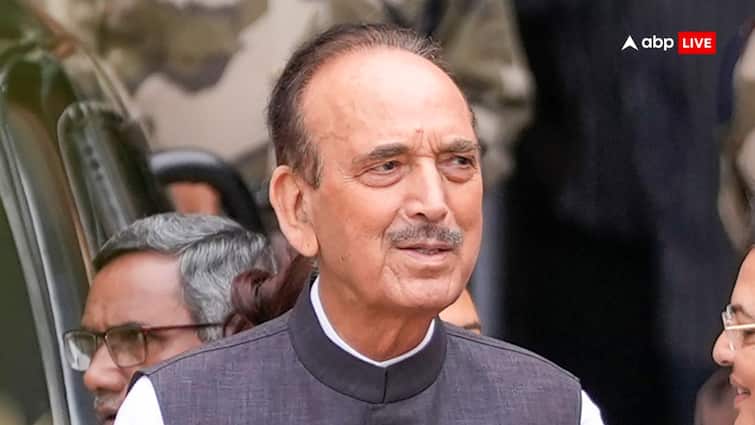 कांग्रेस ने गुलाम नबी आजाद को दिया झटका! जम्मू कश्मीर में बड़ी सियासी हलचल Jammu Kashmir Two former ministers Taj Mohiuddin and Ghulam Mohammad Saroori rejoined Congress Tariq Hamid Karra from DPAP कांग्रेस ने गुलाम नबी आजाद को दिया झटका! जम्मू कश्मीर में बड़ी सियासी हलचल