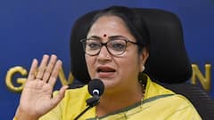 दिल्ली में महिलाओं को कब से मिलेंगे हर महीने 2500 रुपये? CM रेखा गुप्ता ने ताजा अपडेट