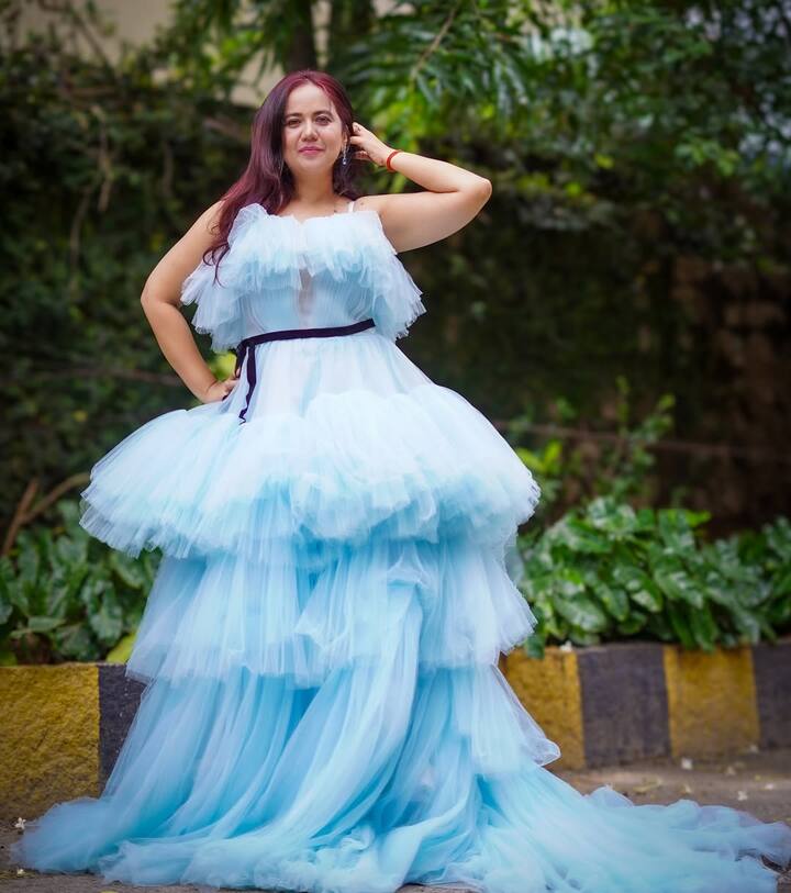 ये हसीना कोई और नहीं बल्कि जी टीवी के शो सपने सुहाने लड़कपन के में गुंजन की भूमिका निभाकर पॉपुलैरिटी हासिल करने वाली रूपल त्यागी हैं.