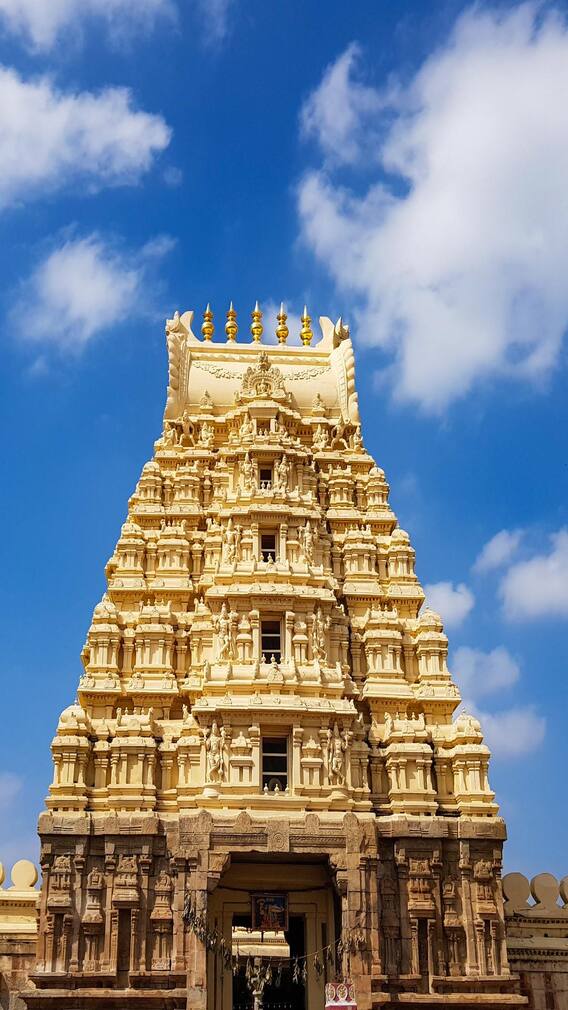 हे आहे भारतातील सर्वात मोठे मंदिर