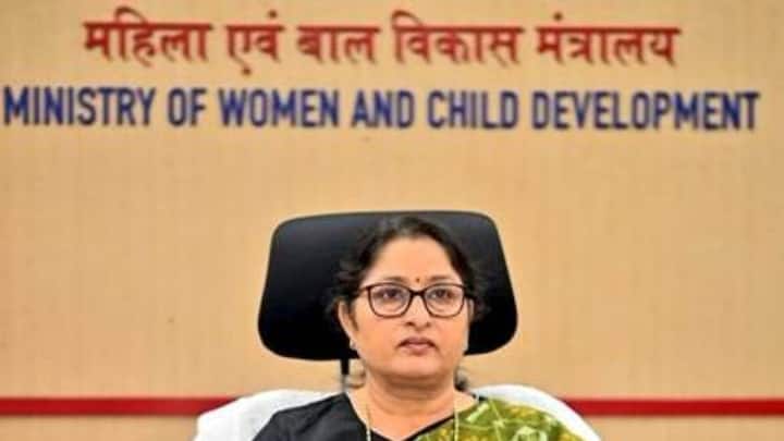 महिला एवं बाल विकास मंत्रालय और कौशल विकास एवं उद्यमिता मंत्रालय की ओर से शुरू की गई यह स्कीम प्रधानमंत्री नरेंद्र मोदी के विकसित भारत 2024 के विजन का एक प्रयास है. इस स्कीम में लड़कियों को ट्रेनिंग दी जाएगी.