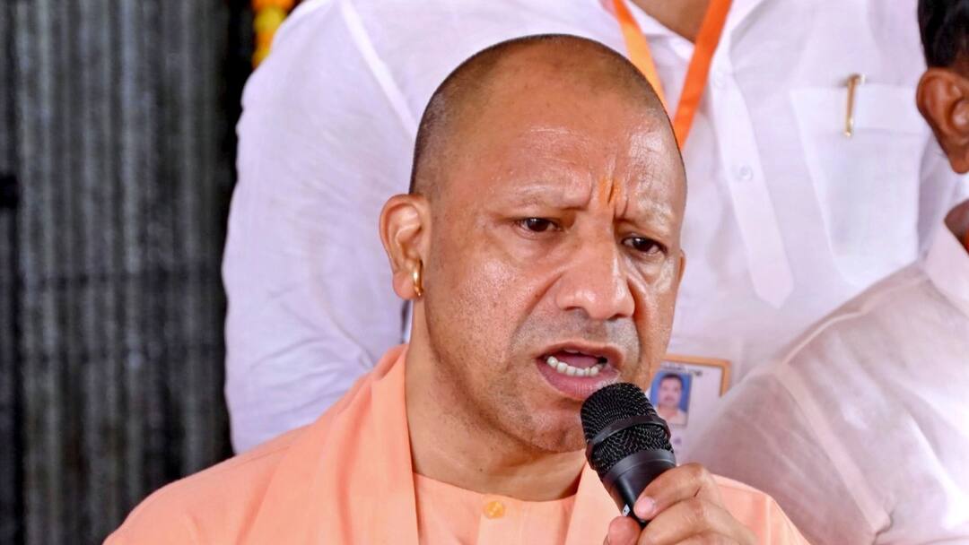 etawah katha vachak kand cm yogi adityanath first reaction amid akhilesh yadav claims इटावा कथावाचक कांड पर सियासत के बीच सीएम योगी का बड़ा बयान, सपा पर साधा निशाना
