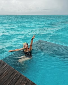 Shraddha Srinath: బికినీ, స్విమ్ సూట్‌లో శ్రద్ధా శ్రీనాథ్... కల కాదు, నిజమే... ఫోటోలు చూడండి