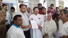 अलीगढ़ के इस गांव में कभी भी चल सकता है बुलडोजर, दर्जनों परिवार के लोग हो जाएंगे बेघर