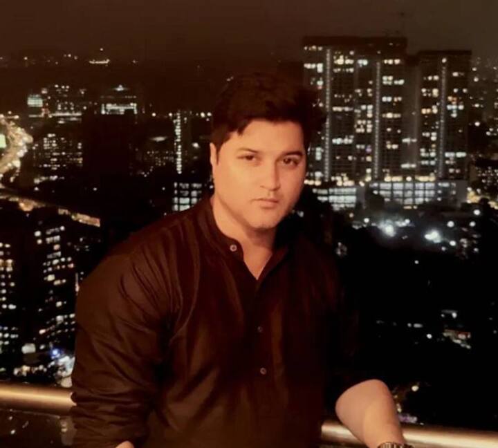 विकास सेठी इस फेमस सीरियल में संजीव अग्रवाल के किरदार में नजर आए थे. इसके साथ ही उन्होंने कही तो होगा, क्योंकि सास भी कभी बहू थी जैसी फेमस सीरियल में भी काम किया है. 2024 में हार्ट अटैक से 48 साल की उम्र में ही उनकी मौत हो गई थी.
