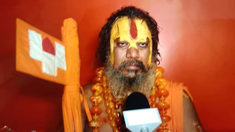 'अखिलेश यादव ने माहौल को बिगाड़ा', इटावा कथावाचक विवाद पर जगद्गुरु परमहंस आचार्य का बयान Jagadguru Paramhans Acharya Maharaj angry on Akhilesh Yadav on Etawah Katha Vachak Controversy 'अखिलेश यादव ने माहौल को बिगाड़ा', इटावा कथावाचक विवाद पर जगद्गुरु परमहंस आचार्य का बयान