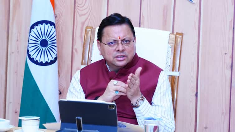 उत्तराखंड में सरकारी भूमि को अतिक्रमण-मुक्त रखने पर फोकस, CM धामी का अधिकारियों को निर्देश CM Dhami instructions Create strong mechanism to keep government land encroachment free in Uttarakhand उत्तराखंड में सरकारी भूमि को अतिक्रमण-मुक्त रखने पर फोकस, CM धामी का अधिकारियों को निर्देश