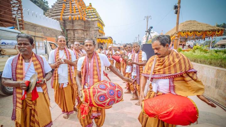 তুলা রাশির জাতক জাতিকাদের জীবনে ভারসাম্য বজায় থাকে। এই রাশির জাতকদের সৌন্দর্য এবং শান্তির প্রতীক হিসেবে মনে করা হয়। ভগবান জগন্নাথের কৃপায় এই জাতকদের জীবন কখনও বেসুরো হয় না। ভগবান জগন্নাথের কৃপা সম্পর্কের ক্ষেত্রে স্থিতিশীলতা আনে।
