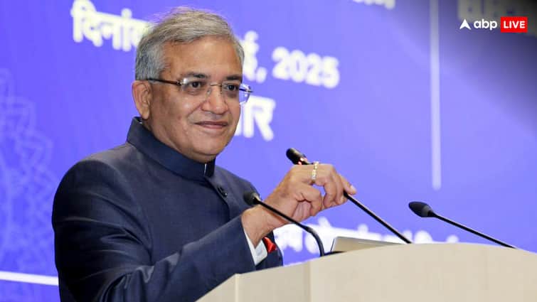 बिहार चुनाव से पहले चुनाव आयोग ने लिया ऐसा फैसला, इन पार्टियों को लगेगा बड़ा झटका बिहार चुनाव से पहले चुनाव आयोग ने लिया ऐसा फैसला, इन पार्टियों को लगेगा बड़ा झटका