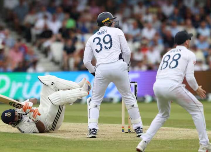 ਸਟਾਪ ਕਲਾਕ ਨਿਯਮ ਨਵਾਂ ਨਹੀਂ ਹੈ। ਇਹ ਪਹਿਲਾਂ ਹੀ ਵਨਡੇ ਅਤੇ ਟੀ-20 ਕ੍ਰਿਕਟ ਵਿੱਚ ਲਾਗੂ ਹੈ। ਇਹ ਨਿਯਮ ਪਿਛਲੇ ਸਾਲ ਵ੍ਹਾਈਟ ਬਾਲ ਫਾਰਮੈਟ ਵਿੱਚ ਲਾਗੂ ਕੀਤਾ ਗਿਆ ਸੀ। ਹੁਣ ਇਸਨੂੰ ਟੈਸਟ ਕ੍ਰਿਕਟ ਵਿੱਚ ਵੀ ਲਾਗੂ ਕਰ ਦਿੱਤਾ ਗਿਆ ਹੈ।