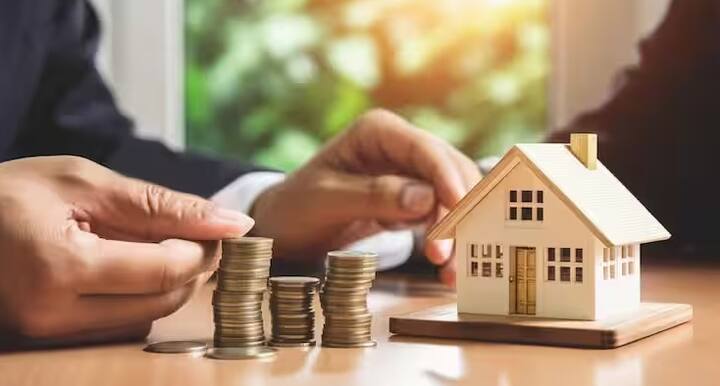 આ ઉપરાંત, જો ભવિષ્યમાં કોઈ તમારી મિલકત પર ખોટો દાવો કરે છે તો તે પરિસ્થિતિમાં પણ રજિસ્ટ્રી તમારા માટે મદદરૂપ સાબિત થાય છે. પરંતુ ફક્ત આ આધારે માલિકી સાબિત કરી શકાતી નથી. તમારી પાસે અન્ય જરૂરી દસ્તાવેજો પણ હોવા જોઈએ. તેથી હંમેશા આ ધ્યાનમાં રાખો.