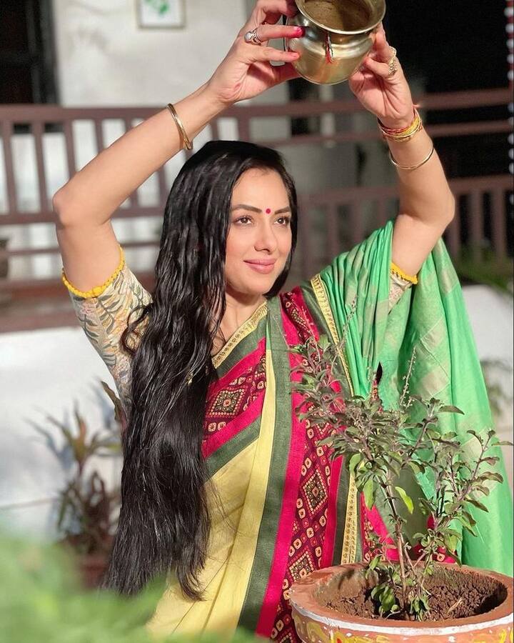 हमेशा से ऑडियंस के फेवरेट सीरियल्स में से एक रहा है अनुपमा. रूपाली गांगुली स्टारर इस शो के पास हमेशा ही नम्बर 1 की गद्दी रही है लेकिन आज इस शो से गद्दी छीन ली गई है.