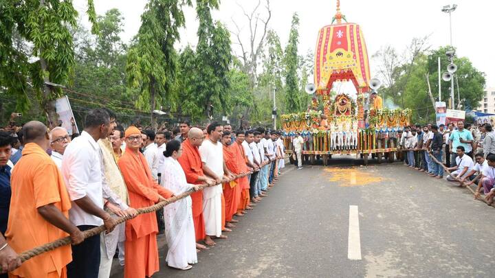 সোশ্যাল মিডিয়ায় পোস্টে মুখ্যমন্ত্রী লেখেন, 