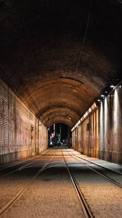 या तंत्रज्ञानाने बनवले जातात डोंगरांमध्ये बोगदे