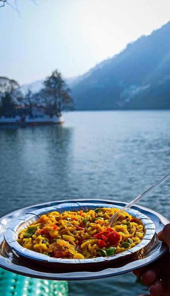 यहां 3300 रुपये में मिलती है एक मैगी!