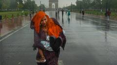 दिल्ली के कई इलाकों में बारिश, गर्मी और उमस से लोगों को राहत