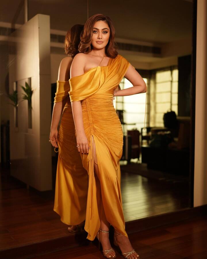 शेफाली जरीवाला मृत्यू प्रकरणात नवी माहिती समोर आलीये. शेफाली गेल्या 15 वर्षांपासून मिरगीचा त्रास होता. तिच्यावर उपचार देखील सुरू होते. (Photo Credit- Shefali Jariwala)