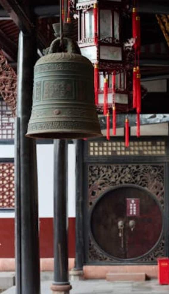 मन्दिर में क्यों लगाई जाती है घंटी, जाने इसके पीछे का साइंस