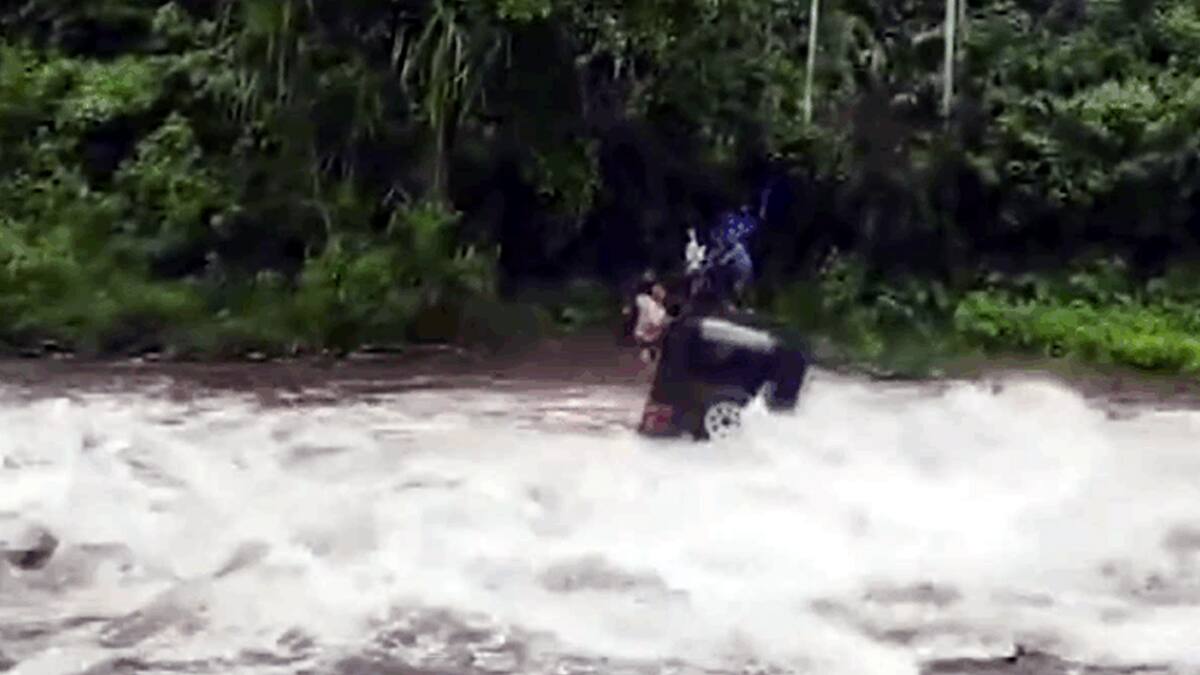 கேரளாவில் கனமழை: திருச்சூரில் 2 மாடி கட்டிடம் இடிந்து 3 வட மாநில இளைஞர்கள் பலி! மீட்பு பணிகள் தீவிரம்