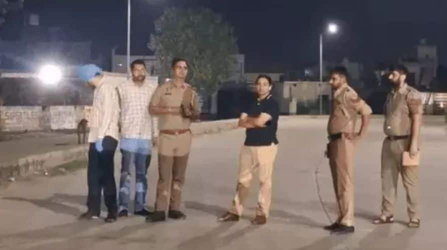 Punjab News: ਪੰਜਾਬ 'ਚ ਮੱਚਿਆ ਹੰਗਾਮਾ, ਸੰਸਦ ਮੈਂਬਰ ਦੇ ਪੀਏ ਨੂੰ ਸ਼ਰੇਆਮ ਵੱਢਿਆ; ਰਸਤੇ 'ਚ ਘੇਰ ਤਲਵਾਰਾਂ ਨਾਲ ਕੀਤਾ ਹਮਲਾ, ਫਿਰ... Ludhiana News Uproar in Punjab, MP's PA openly hacked to death; surrounded on the way, attacked with swords, then... Punjab News: ਪੰਜਾਬ 'ਚ ਮੱਚਿਆ ਹੰਗਾਮਾ, ਸੰਸਦ ਮੈਂਬਰ ਦੇ ਪੀਏ ਨੂੰ ਸ਼ਰੇਆਮ ਵੱਢਿਆ; ਰਸਤੇ 'ਚ ਘੇਰ ਤਲਵਾਰਾਂ ਨਾਲ ਕੀਤਾ ਹਮਲਾ, ਫਿਰ...