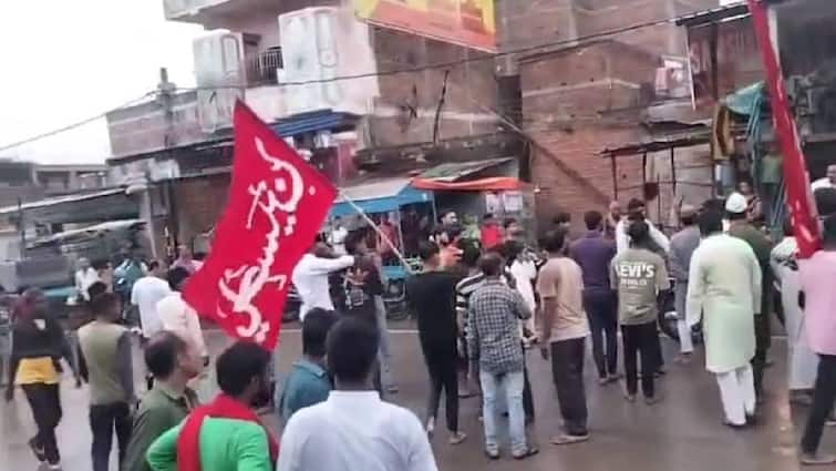 Moharram Procession: मोहर्रम के जुलूस में बड़ा हादसा, रोहतास में करंट लगने से एक की मौत, 8 से अधिक झुलसे Moharram procession in Rohtas one died due to electric current 8 got burnt ann Moharram Procession: मोहर्रम के जुलूस में बड़ा हादसा, रोहतास में करंट लगने से एक की मौत, 8 से अधिक झुलसे