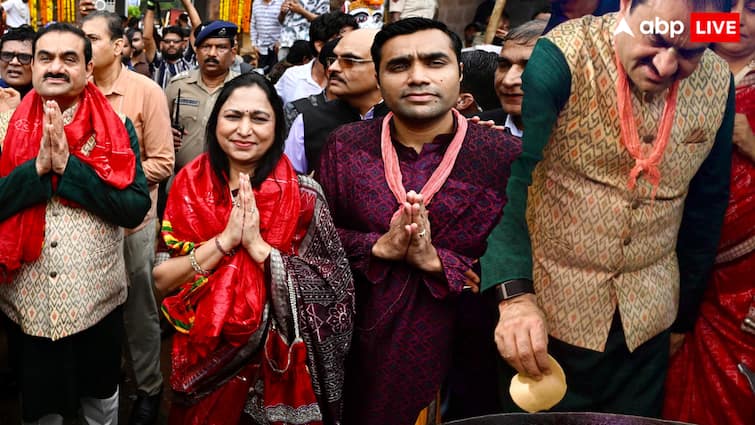 भगवान जगन्नाथ की रथयात्रा में शामिल हुआ अडानी परिवार, ‘प्रसाद सेवा’ में बंटाया हाथ, देखिए तस्वीरें