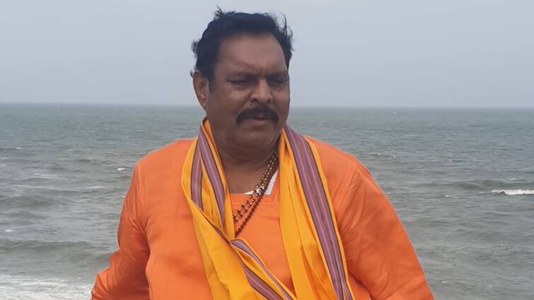 Uttarakhand BJP expelled Former mla Suresh Rathore from party for 6 years ann पूर्व विधायक सुरेश राठौर को BJP ने दिखाया पार्टी से बाहर का रास्ता, इस वजह से हुआ एक्शन