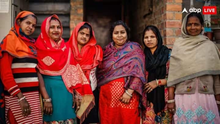 दिल्ली की लाखों महिलाओं के मन में सवाल है कि आखिर यह योजना कब शुरू होगी और उन्हें आर्थिक लाभ कब से मिलेगा. हाल ही में दिल्ली की मुख्यमंत्री रेखा गुप्ता ने इस योजना को लेकर कुछ अपडेट दिए हैं. जो कि जानने जरूरी हैं.