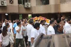 Shefali Jariwala Funeral: नम आंखें और चेहरे पर उदासी, शेफाली जरीवाला के अंतिम संस्कार में बेहाल दिखे स्टार्स