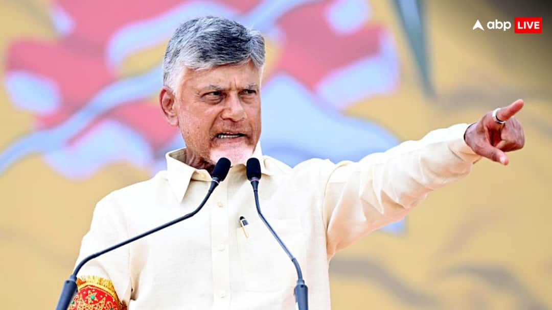 brs workers attacks at maha news channel office in hyderabad question raising on independence of media ann हैदराबाद में एक न्यूज चैनल के ऑफिस पर हमला, चंद्रबाबू नायडू बोले- 'हिंसा के जरिए...'