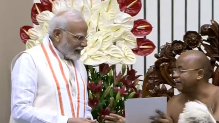 WATCH: PM Modi Conferred ‘Dharma Chakravarti’ Title During Tribute To Acharya Vidyanand Maharaj