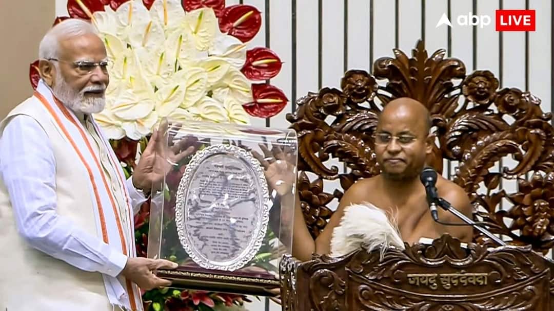 PM Modi honoured centenary of Jain saint Vidyanand says india support operation sindoor Received blessings Acharya PM Modi honoured centenary of Jain saint Vidyanand says india support operation sindoor Received blessings Acharya