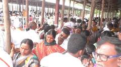 Ashadhi Wari 2025 : पालख्या पुढे येऊ लागल्या! पंढरपुरात दर्शनाला तुफान गर्दी, लाखोंच्या संख्येने भाविक रांगेत उभे, पाहा PHOTO