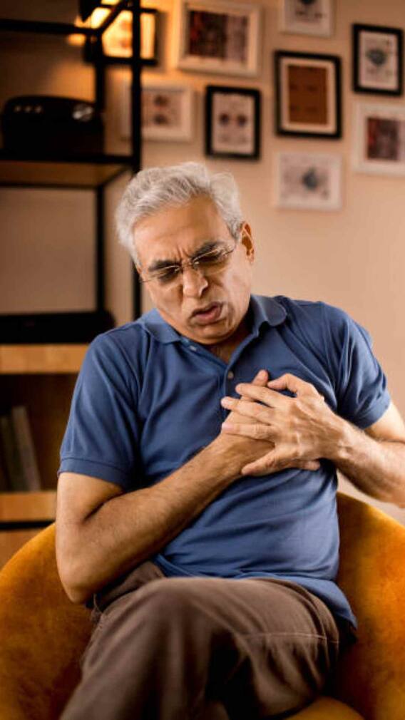 ஹார்ட் அட்டாக் வரும் முன் உடல் காட்டும் 5 அறிகுறிகள்!