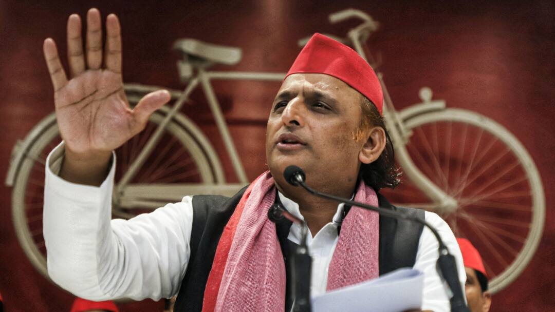Akhilesh Yadav called Om Prakash Rajbhar OP Ratbhar and Said Next Number Mathura Gorakhpur ann 'अगला नंबर मथुरा और गोरखपुर का', अखिलेश यादव ने ओम प्रकाश राजभर को बताया OP रातभर