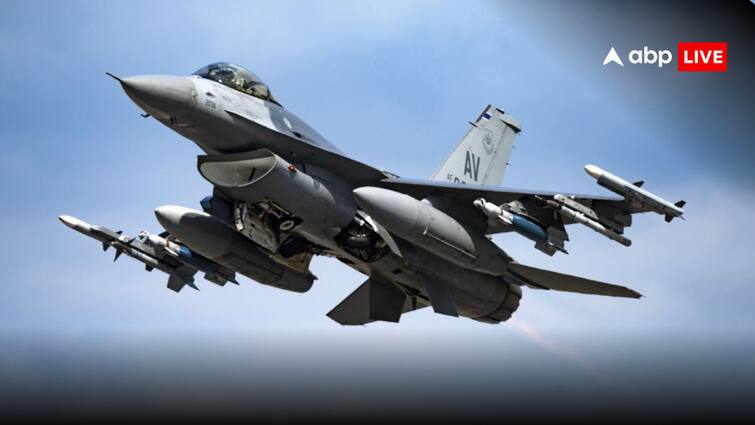 Russia carried out biggest airstrike on Ukraine more than 500 drones and missiles F-16 aircraft was damaged Ukrainian pilot martyred Russia-Ukraine war: यूक्रेन का एक और फाइटर जेट तबाह, रूस की मिसाइल ने अमेरिकी F-16 को मार गिराया; पायलट की भी मौत