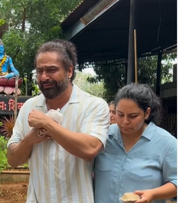 शेफाली की अस्थियों को सीने से लगाकर खूब रोए पति पराग त्यागी, वीडियो देख फैंस भी हुए इमोशनल