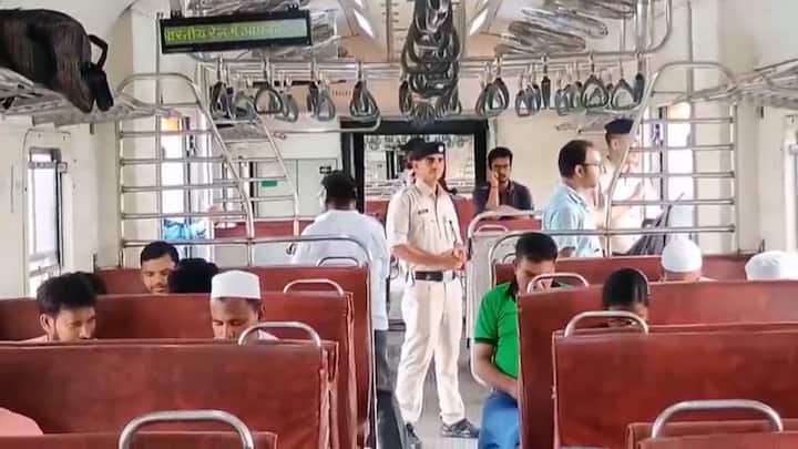 যাত্রাপথে একাধির স্টেশনে থামবে এই ট্রেন। যার মধ্যে রয়েছে হামিরহাটি, সোনামুখী, ধনসিমলা, ধগাড়িয়া, পত্রসায়ের, বেতুর, কুমরুল, ইন্দাস, শাঁকরুল, সাহসপুর রোড, বোয়াইচণ্ডী, গুইর সুরাঙ্গা। 